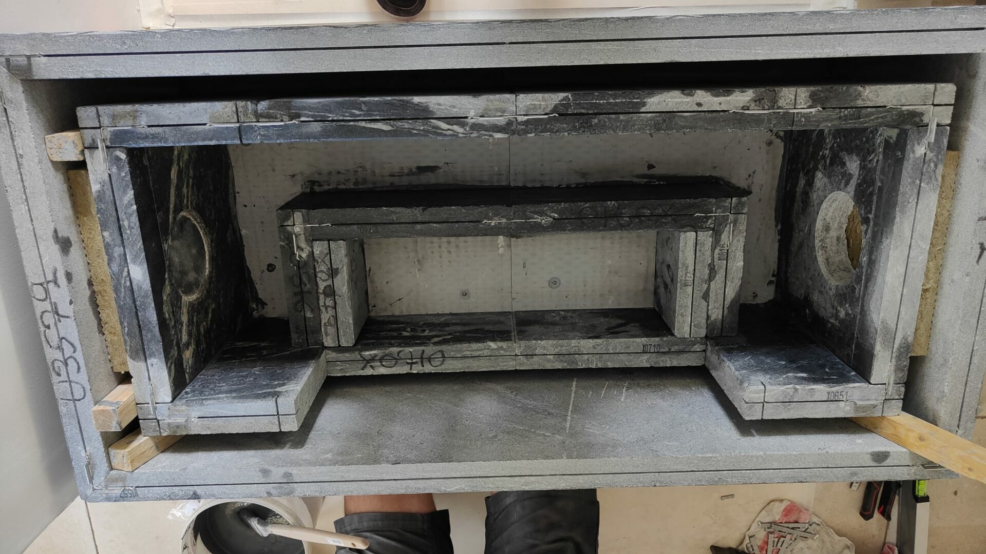 Cheminée sur Mesure Foyer escamotable ODYSSÉ KALÉO 120 panoramique
